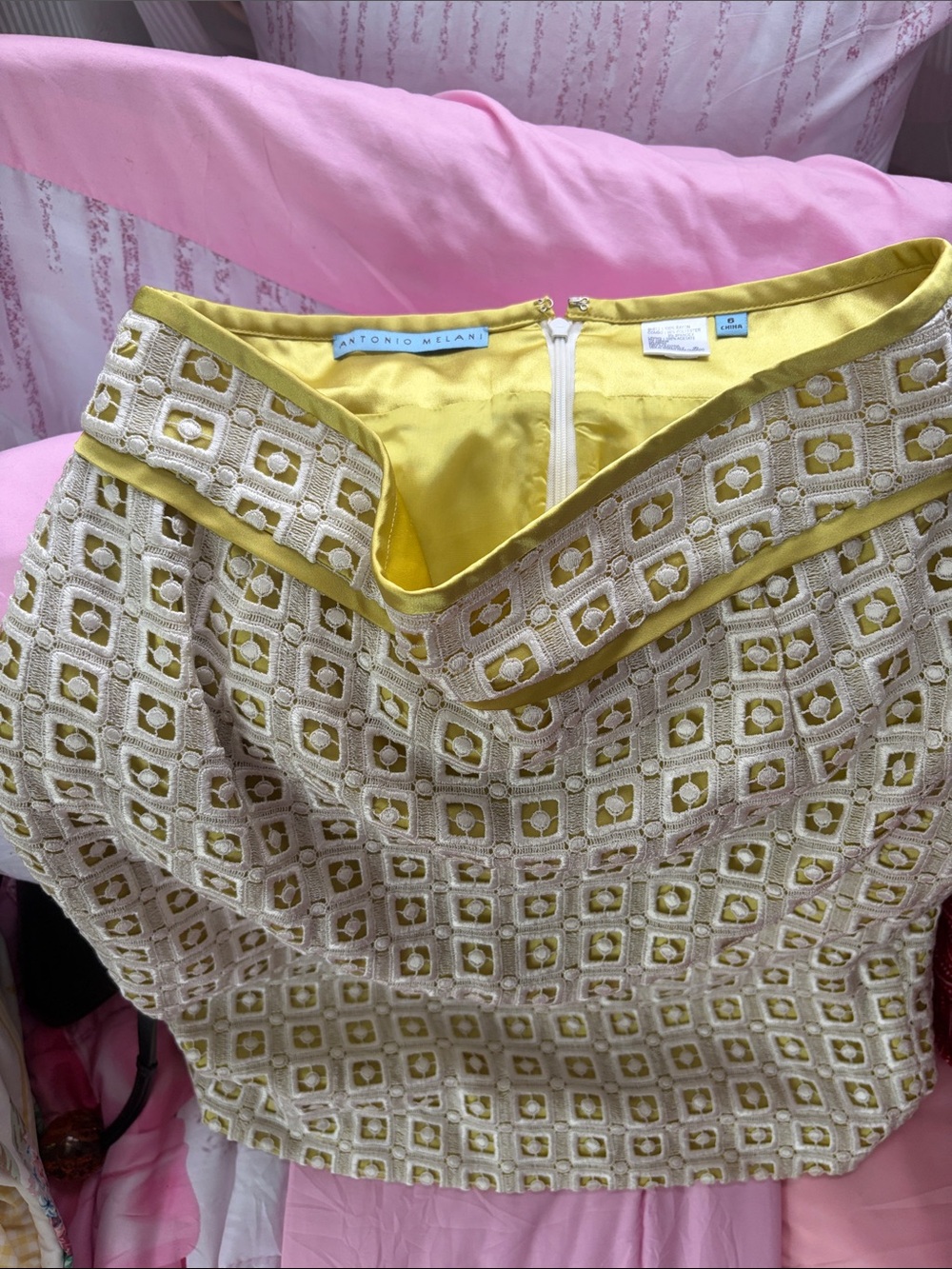 ANTONIO MELANI Yellow and Cream Lace Overlay Pencil Skirt